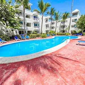 https://apt-with-pool-view-near-the-beach-with-wifi-and-parking.comcaribbean.com