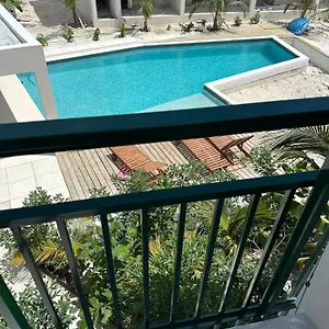 https://grace-bay-studios.comcaribbean.com